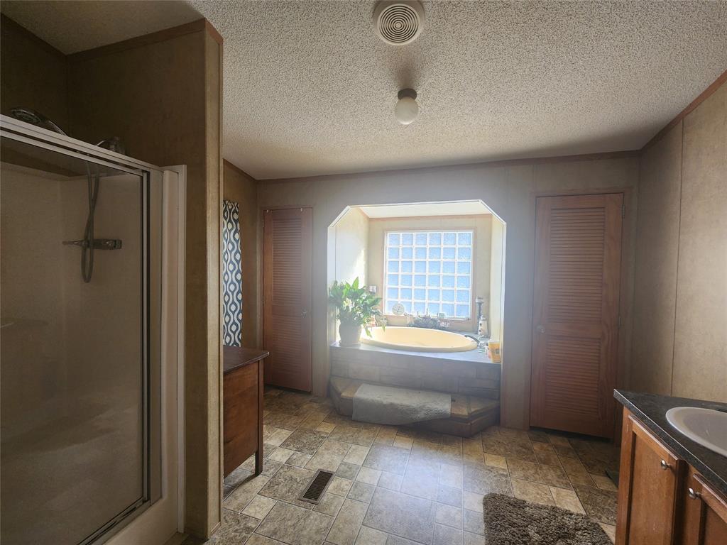 11308 County Road 313 East Tyler, TX 75708 - Photo 8 of 14 a view of an empty room and a window