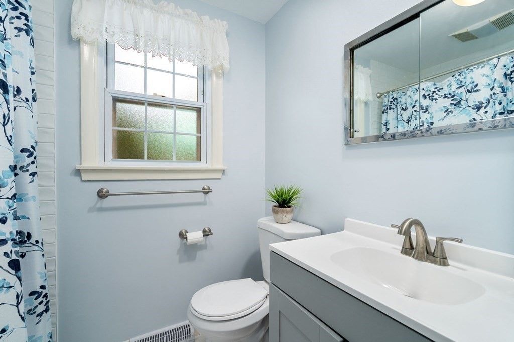 78 Devon Road Norwood, MA 02062 - Photo 19 of 32 Gallery Image 19