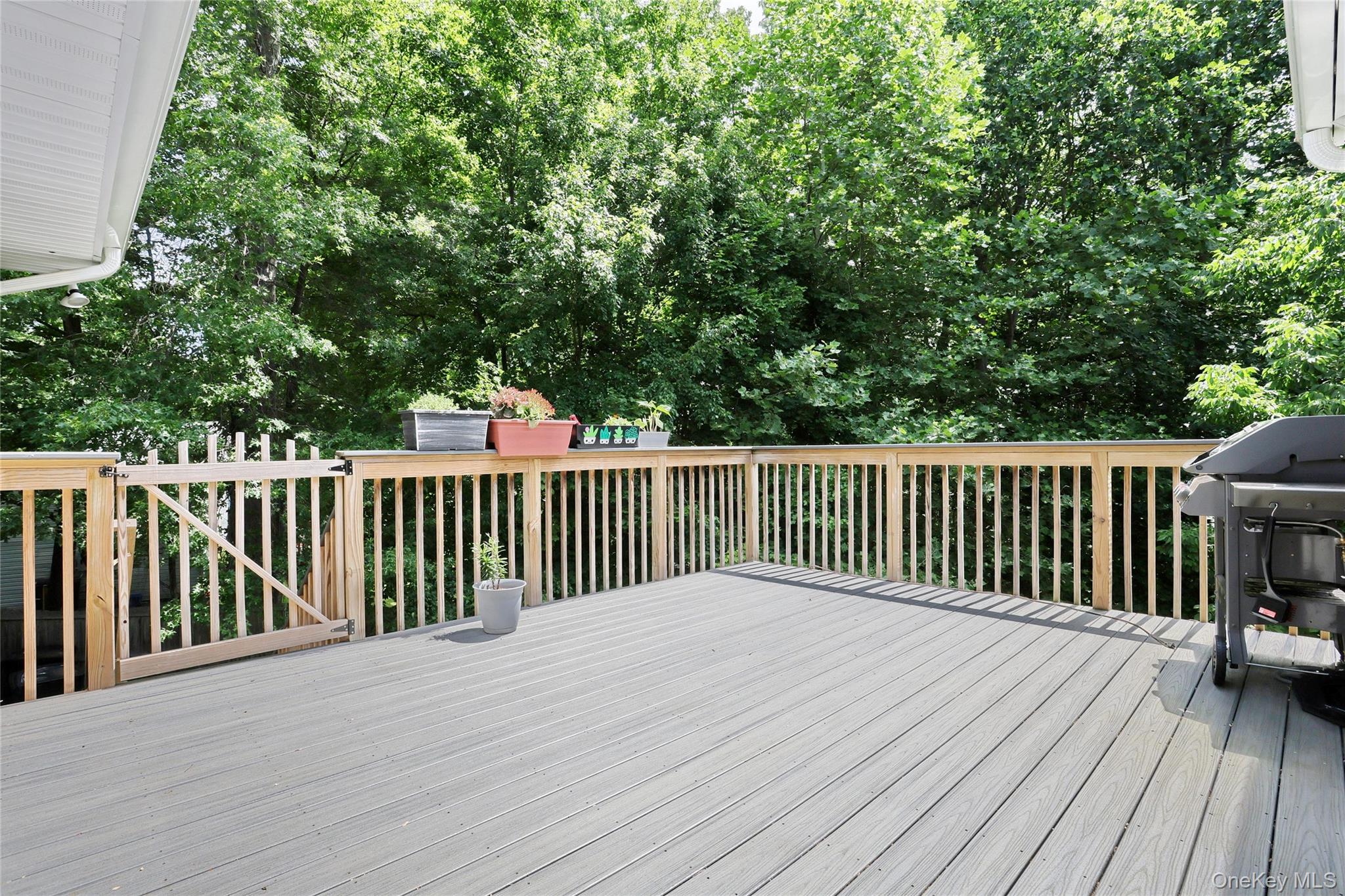89 Regina Road Airmont, NY 10952 - Photo 27 of 29
