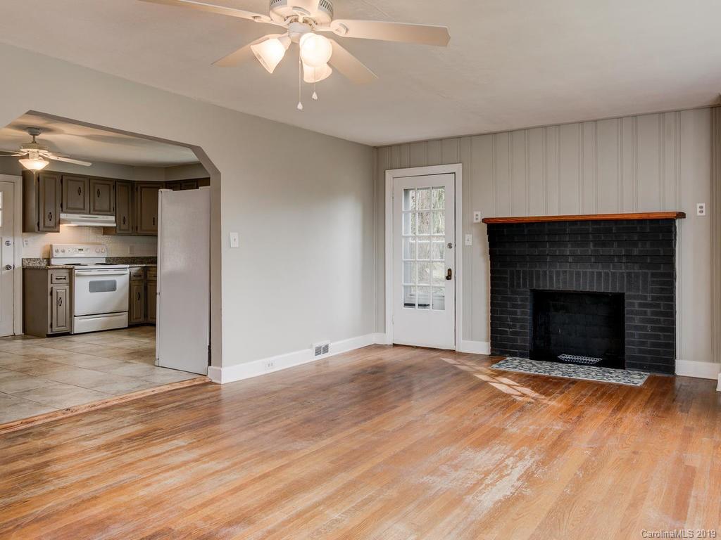 309 Rosscraggon Road Arden, NC 28704 - Photo 5 of 22 Gallery Image 5