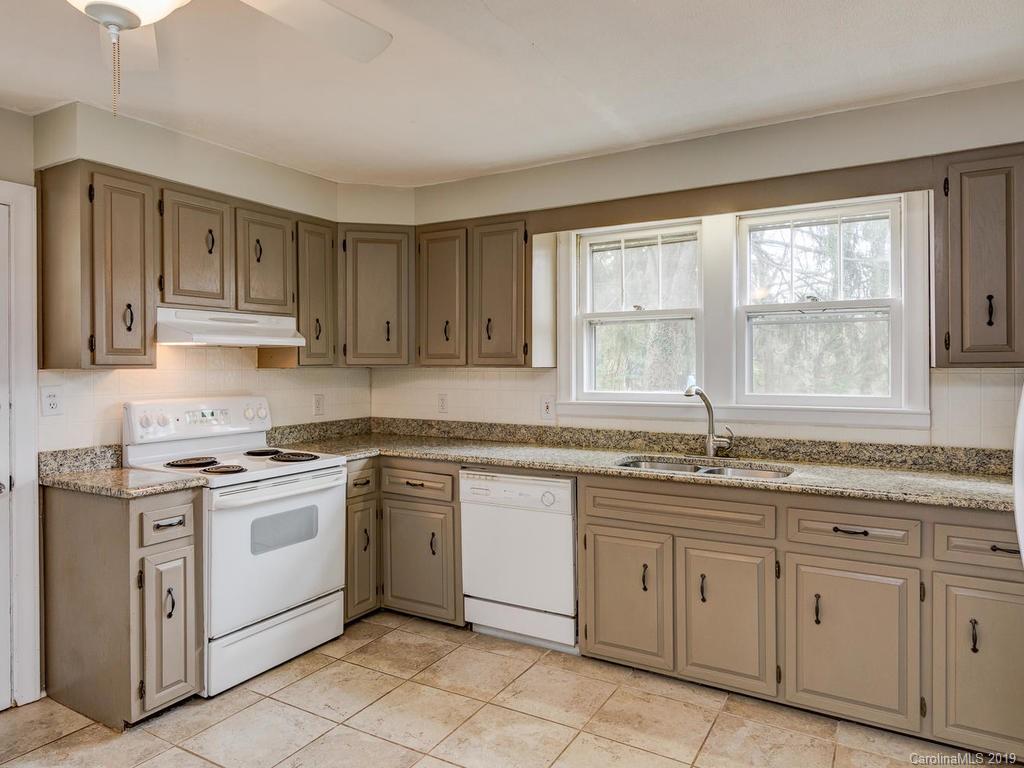 309 Rosscraggon Road Arden, NC 28704 - Photo 7 of 22 Gallery Image 7
