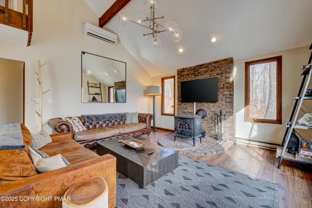 $499,000 | 2463 Larkspur Drive, Stroudsburg, PA 18360