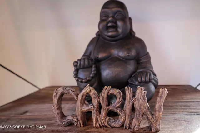 $499,000 | 2463 Larkspur Drive, Stroudsburg, PA 18360