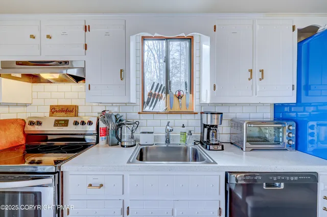 $499,000 | 2463 Larkspur Drive, Stroudsburg, PA 18360