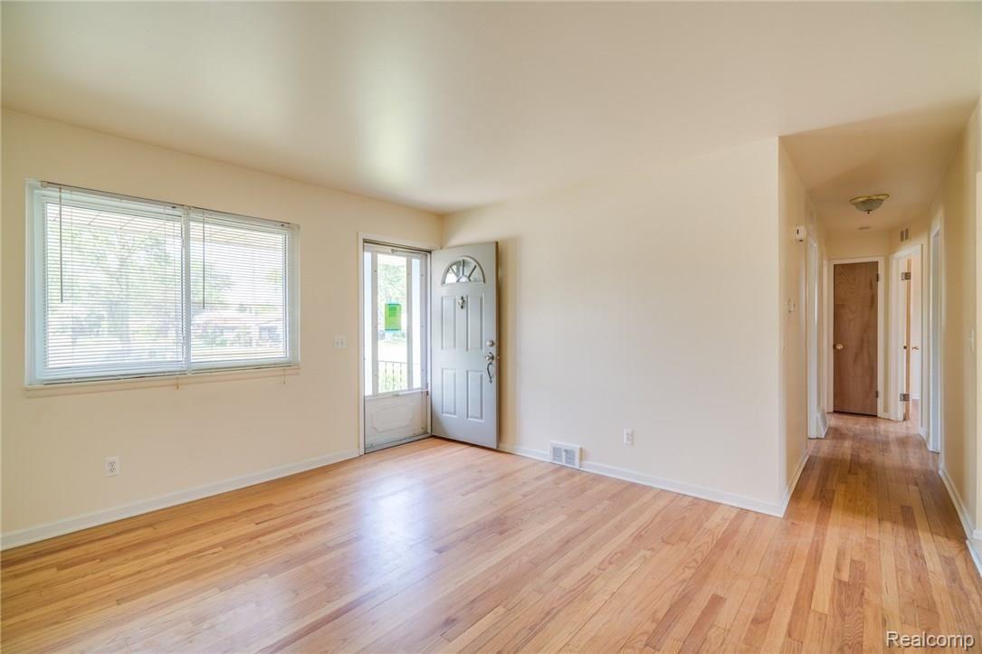 15320 Frazho Road Roseville, MI 48066 - Photo 9 of 28 Frazho-13.jpg