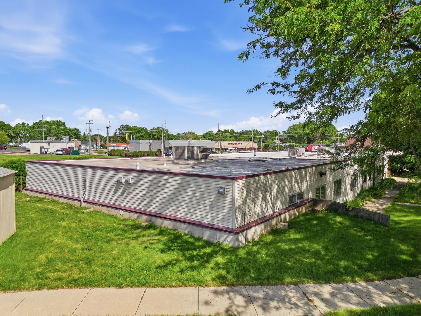 2601 Woodlawn Road Sterling, IL 61081 - Photo 12 of 43