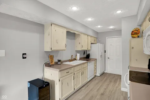 $229,900 | 9394 Golden Leaf Way, Indianapolis, IN 46260