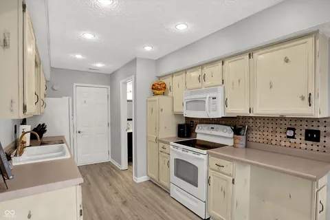 $229,900 | 9394 Golden Leaf Way, Indianapolis, IN 46260