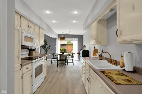 $229,900 | 9394 Golden Leaf Way, Indianapolis, IN 46260