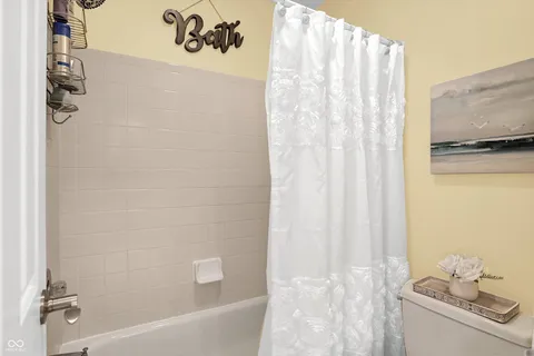 $229,900 | 9394 Golden Leaf Way, Indianapolis, IN 46260