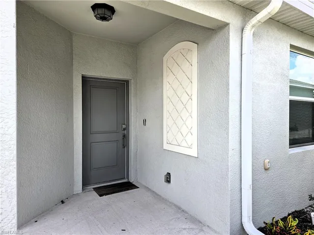 $1,800 | 20683 Hazelnut Court, Lehigh Acres, FL 33936