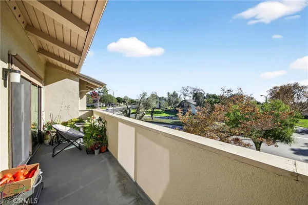 $659,000 | 13624 La Jolla Circle, Unit H, La Mirada, CA 90638