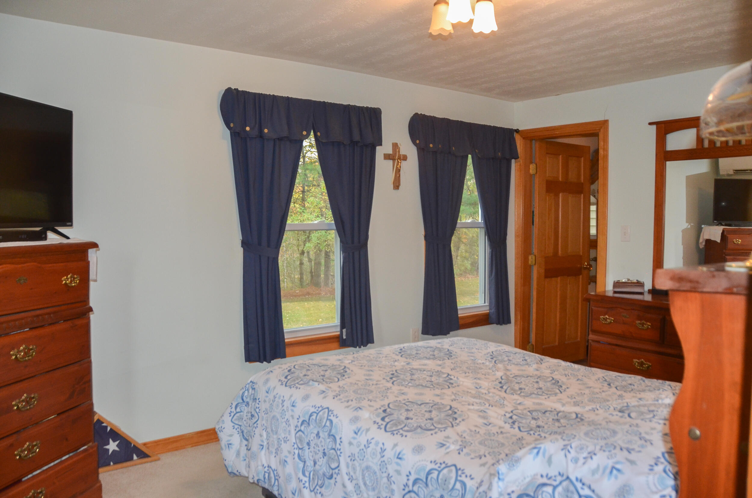 87 Middle Road Augusta, ME 04330 - Photo 23 of 63 First Floor Bedroom
