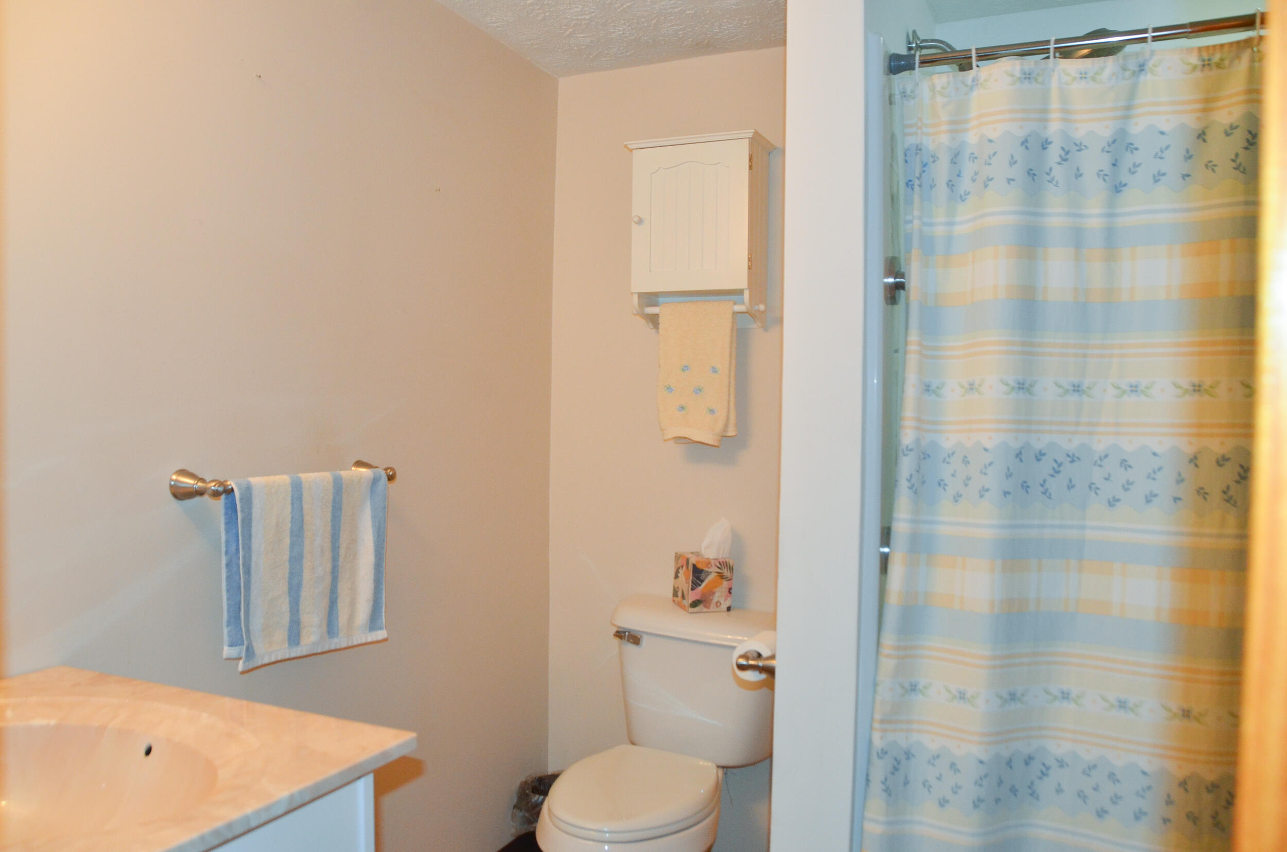 87 Middle Road Augusta, ME 04330 - Photo 28 of 63 First Floor Bathroom