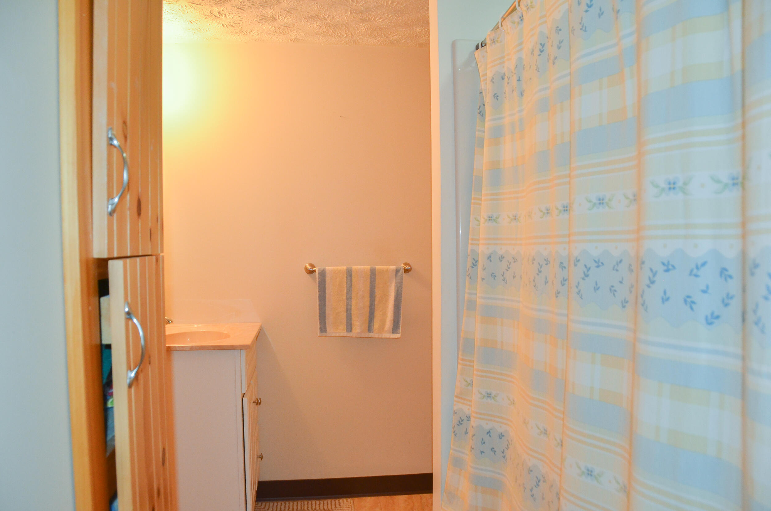 87 Middle Road Augusta, ME 04330 - Photo 29 of 63 First Floor Bathroom