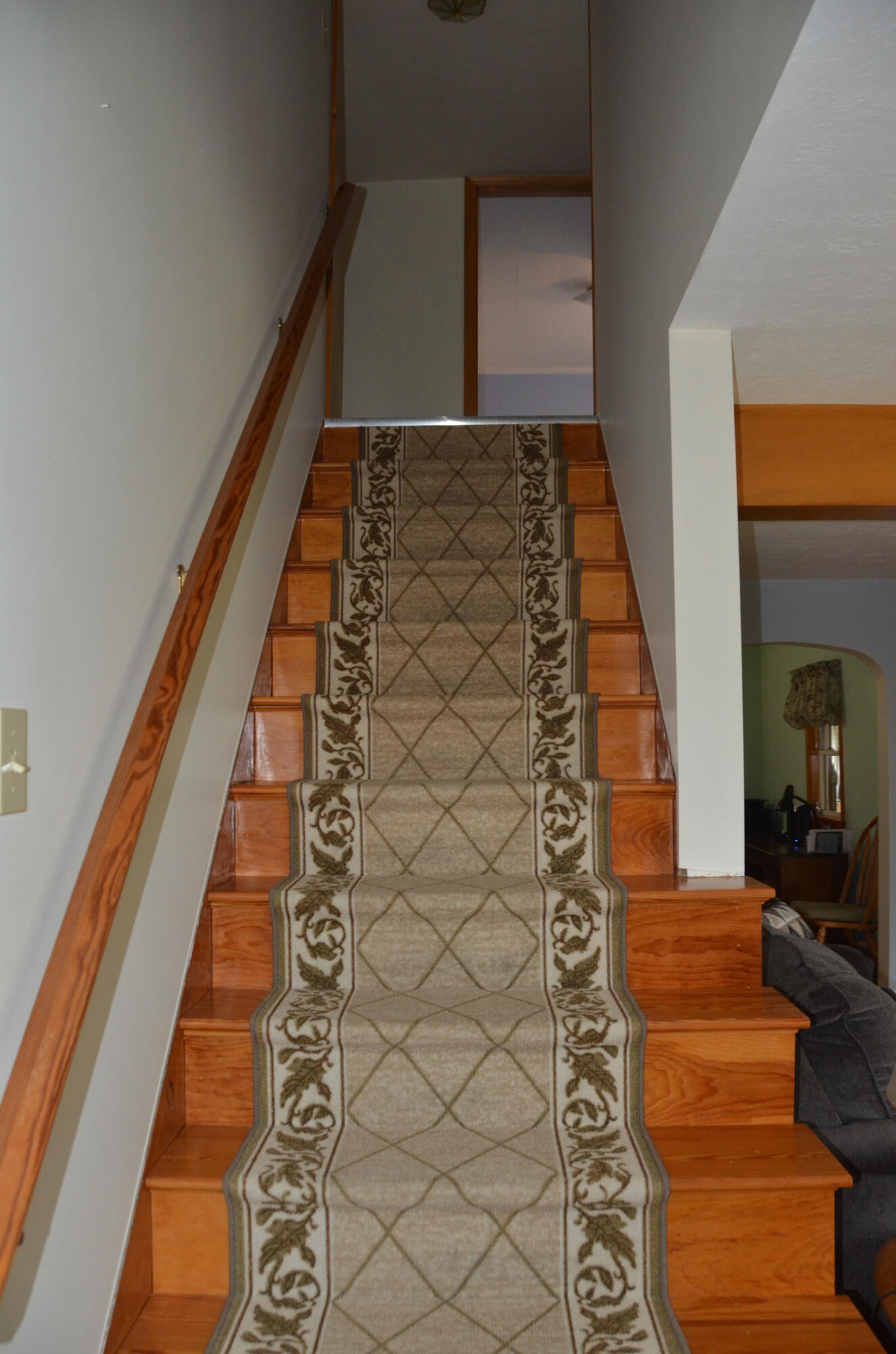 87 Middle Road Augusta, ME 04330 - Photo 32 of 63 Staircase