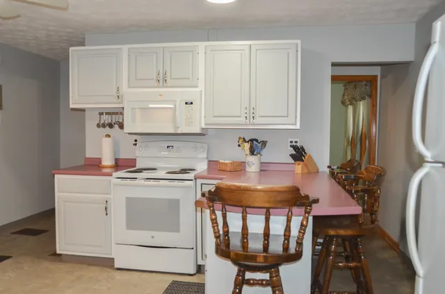 $324,900 | 87 Middle Road, Augusta, ME 04330