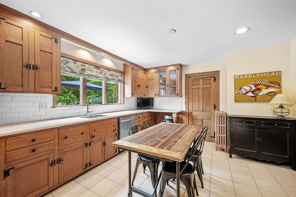 12 Robert Road Marblehead, MA 01945 - Photo 8 of 29 Gallery Image 8