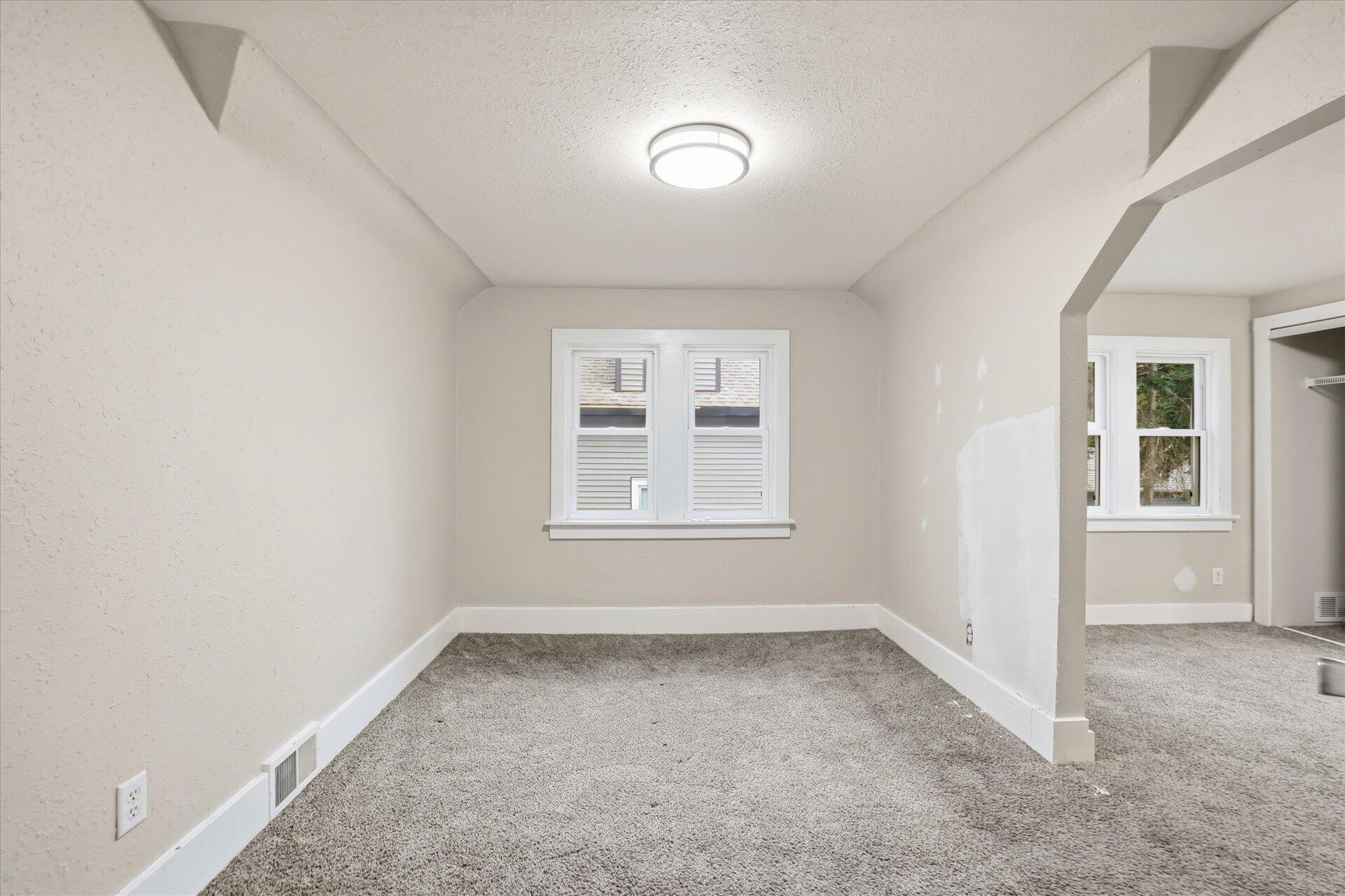 2473 North 57th Street Milwaukee, WI 53210 - Photo 17 of 25 18 Ensuite Sitting Room