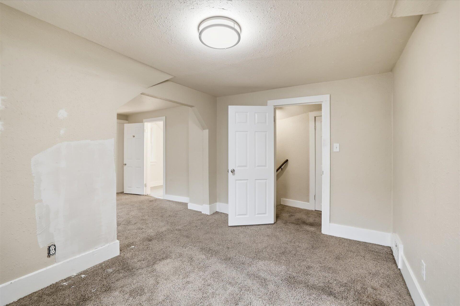 2473 North 57th Street Milwaukee, WI 53210 - Photo 18 of 25 19 Ensuite Sitting Room