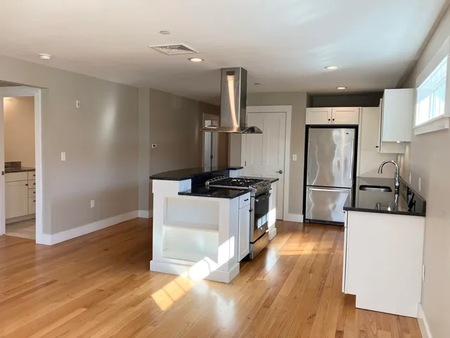 $596,000 | 26 North Main Street, Unit 7, Mont Vernon, NH 03057