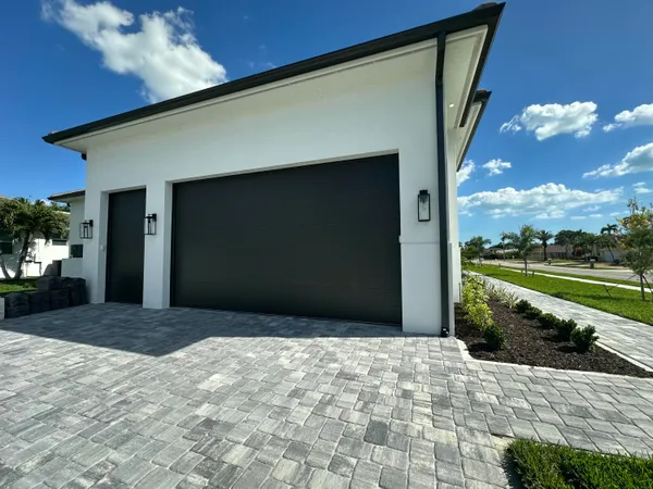 $3,895,000 | 211 Landmark Street, Marco Island, FL 34145