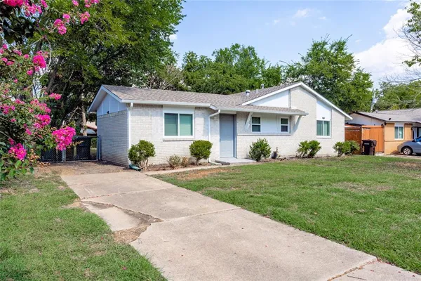 $1,995 | 3020 P Avenue, Plano, TX 75074