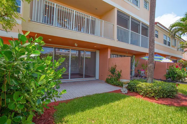 $5,000 | 1998 Northeast 7th Street, Unit 104, Deerfield Beach, FL 33441