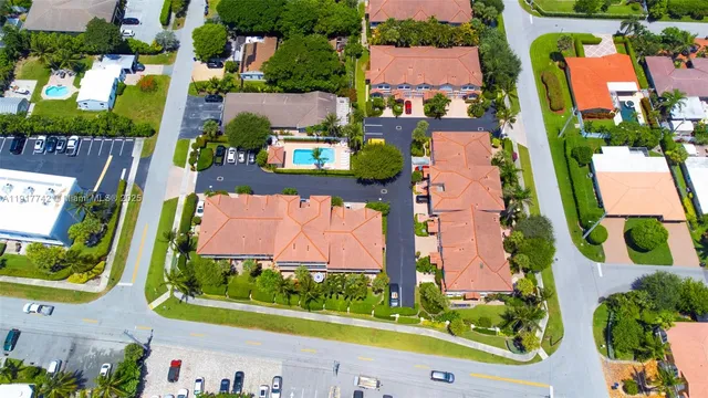 $5,000 | 1998 Northeast 7th Street, Unit 104, Deerfield Beach, FL 33441