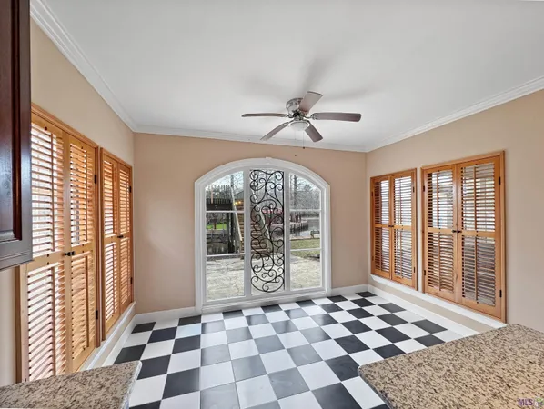 $300,000 | 20359 Lynda Lane, Springfield, LA 70462