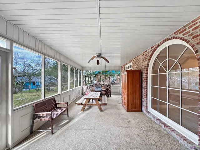 $300,000 | 20359 Lynda Lane, Springfield, LA 70462