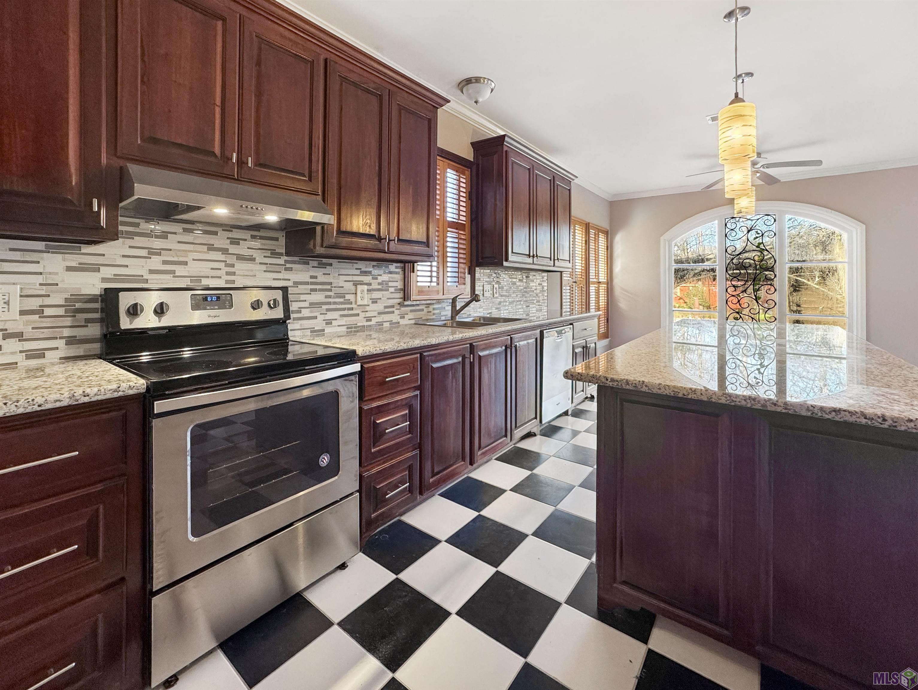 20359 Lynda Lane Springfield, LA 70462 - Photo 9 of 50