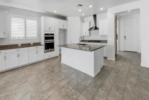 $3,250 | 6418 West Mark Lane, Phoenix, AZ 85083