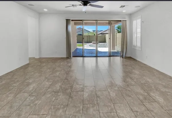 $3,250 | 6418 West Mark Lane, Phoenix, AZ 85083