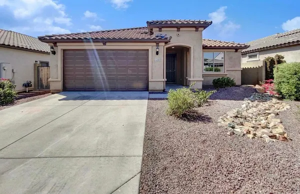 $3,250 | 6418 West Mark Lane, Phoenix, AZ 85083