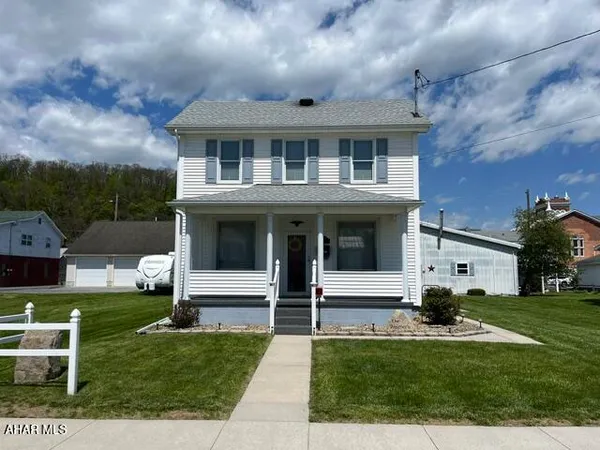 $245,000 | 117 West South Street, Everett, PA 15537