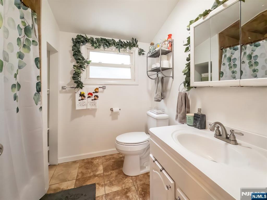 19 Bedford Road Dumont, NJ 07628 - Photo 21 of 39