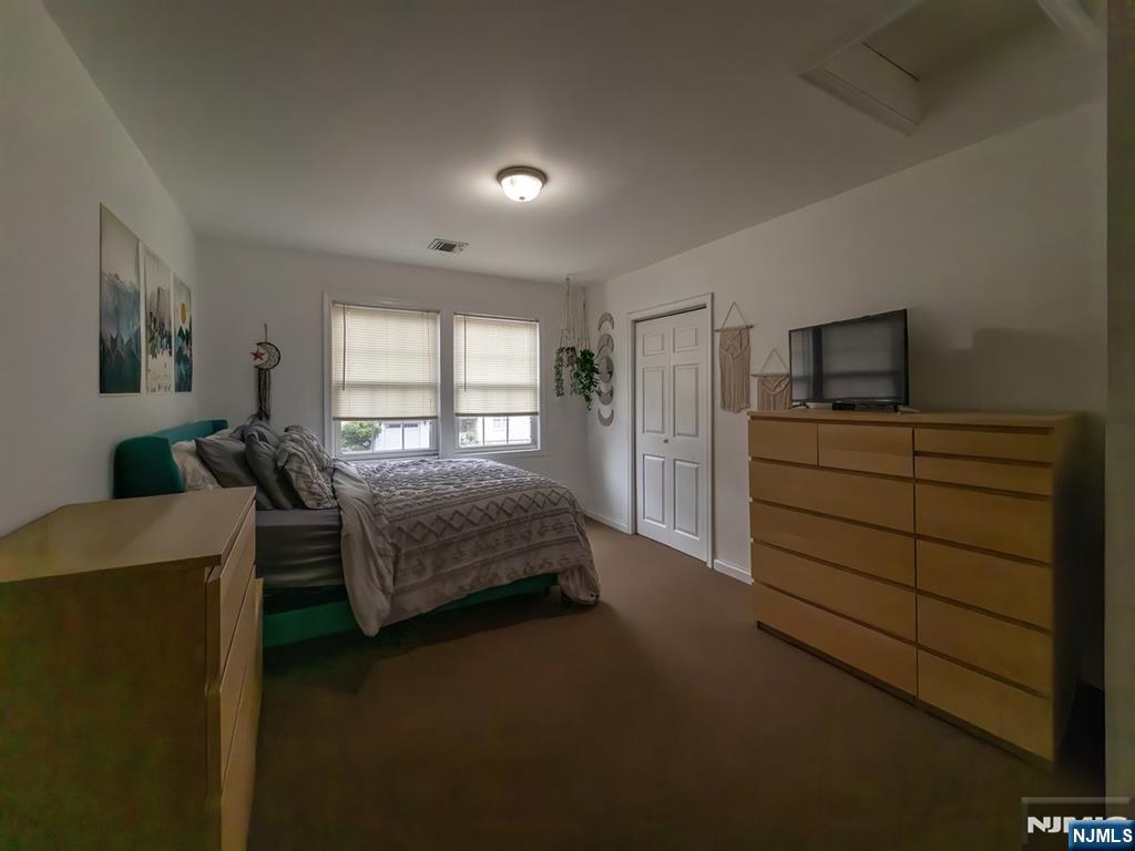 19 Bedford Road Dumont, NJ 07628 - Photo 22 of 39