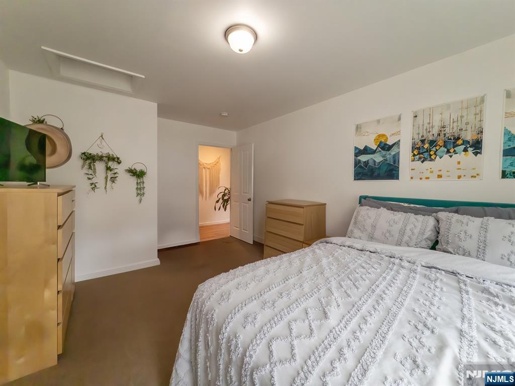 19 Bedford Road Dumont, NJ 07628 - Photo 23 of 39