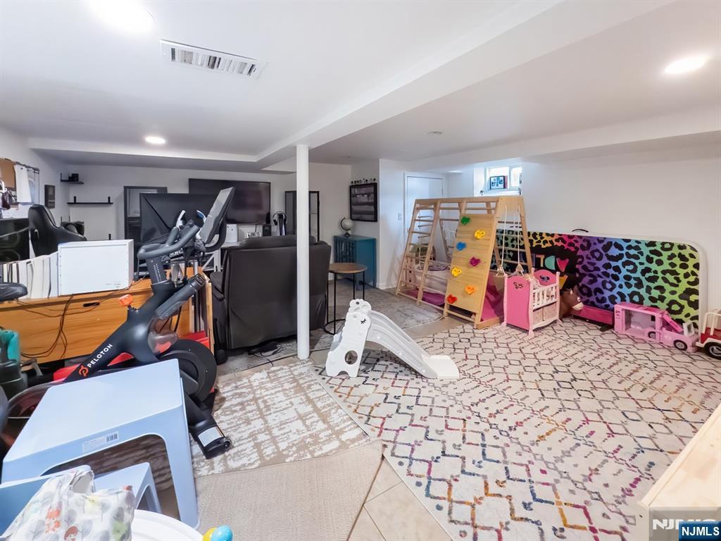 19 Bedford Road Dumont, NJ 07628 - Photo 28 of 39