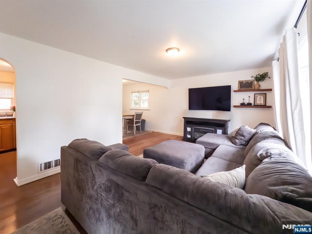 19 Bedford Road Dumont, NJ 07628 - Photo 3 of 39