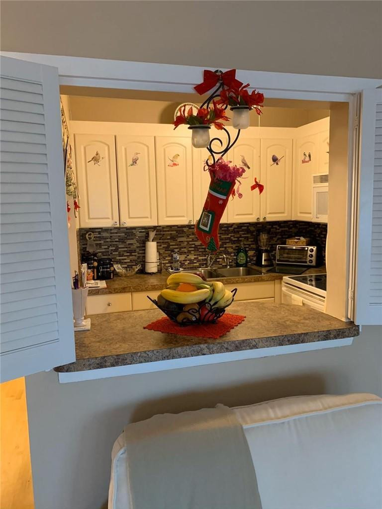 204 Brighton East, Unit 204 Boca Raton, FL 33434 - Photo 3 of 11 Photo 3