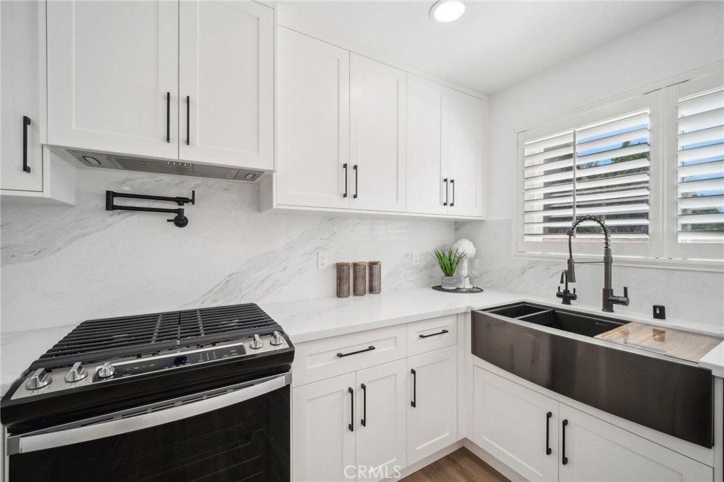 19040 Celtic Street Porter Ranch, CA 91326 - Photo 15 of 56