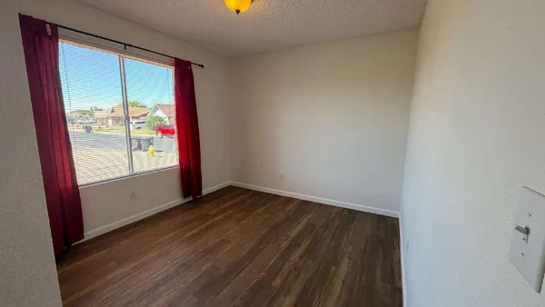 $1,900 | 617 South Windsor, Mesa, AZ 85204
