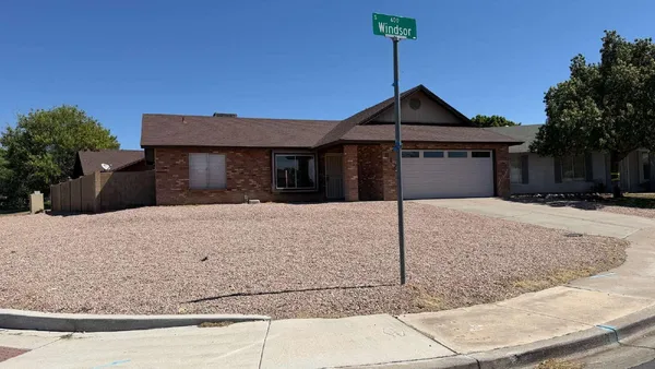 $1,900 | 617 South Windsor, Mesa, AZ 85204
