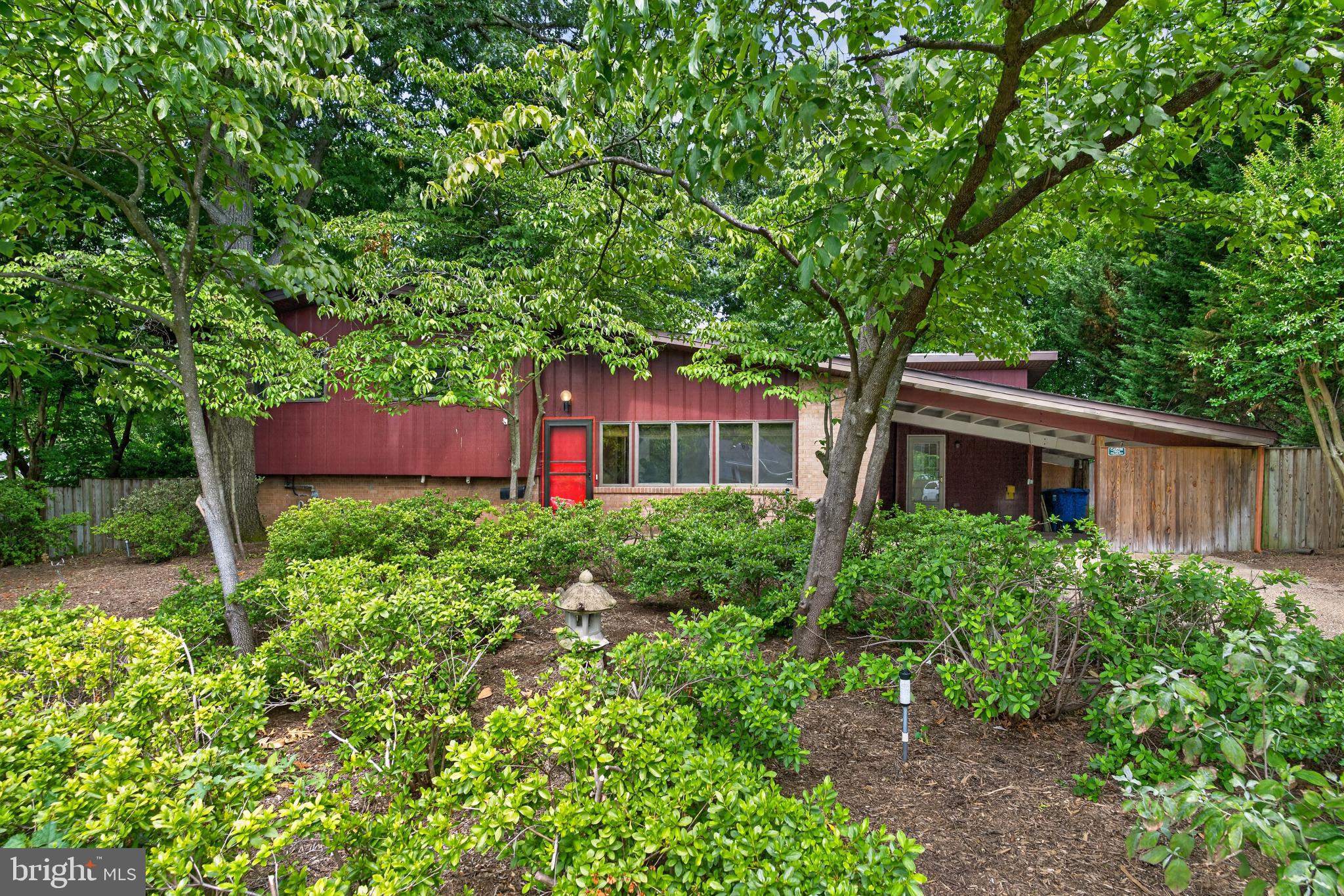 6018 Ridge View Drive Alexandria, VA 22310 - Photo 3 of 36 Gallery Image 3