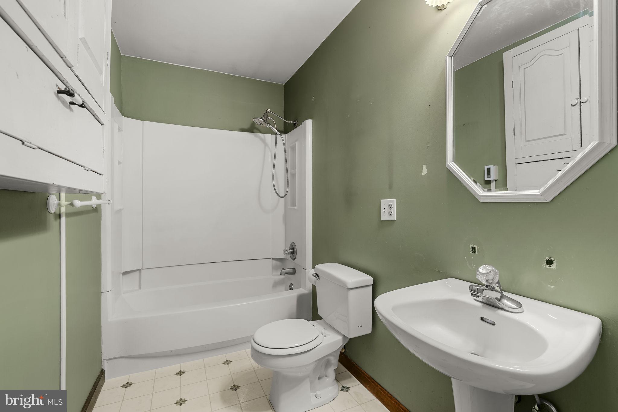 30 Buttonwood Drive Lititz, PA 17543 - Photo 26 of 43 a bathroom with a sink toilet and shower