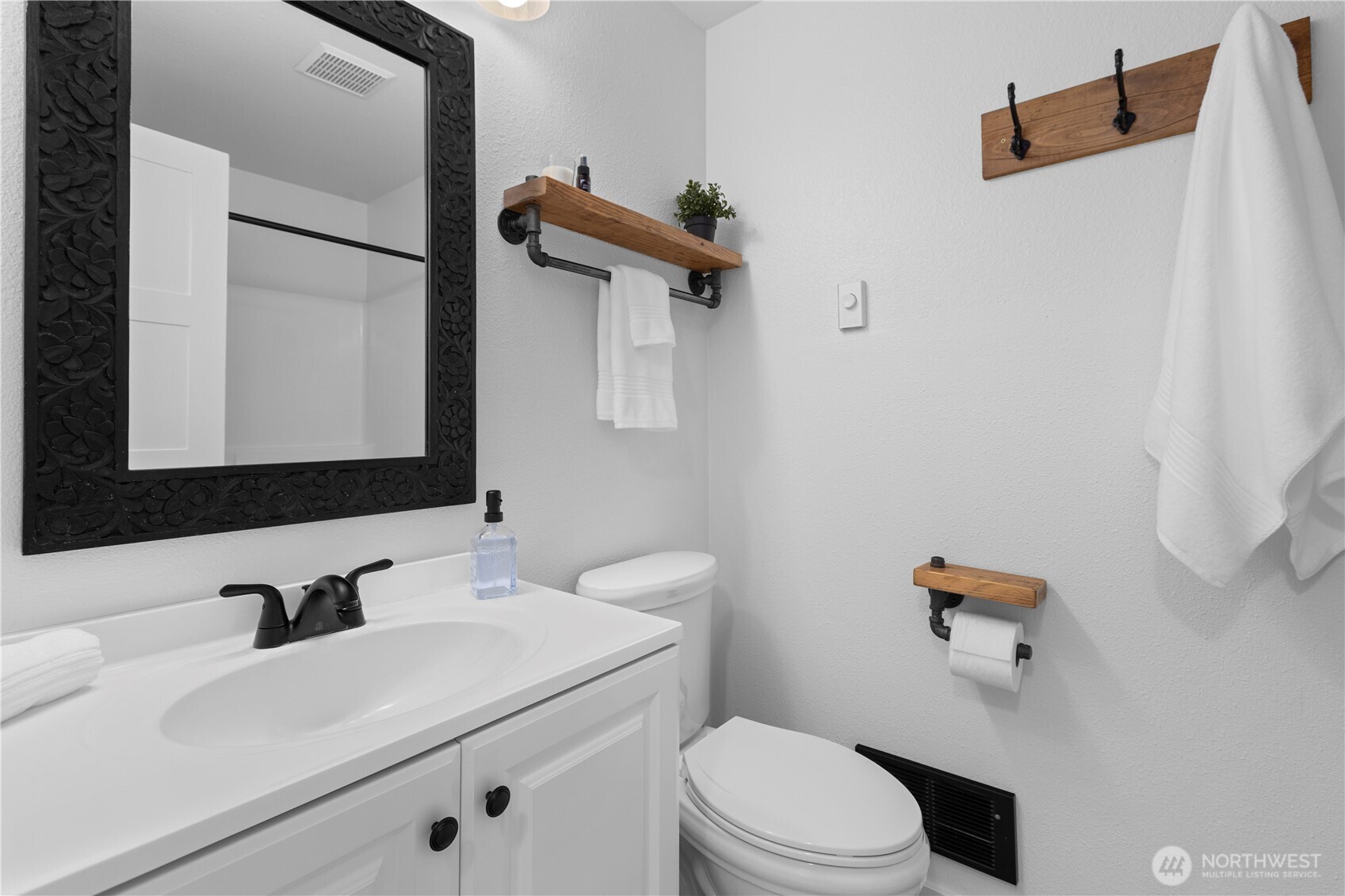 17024 427th Avenue Southeast North Bend, WA 98045 - Photo 13 of 40