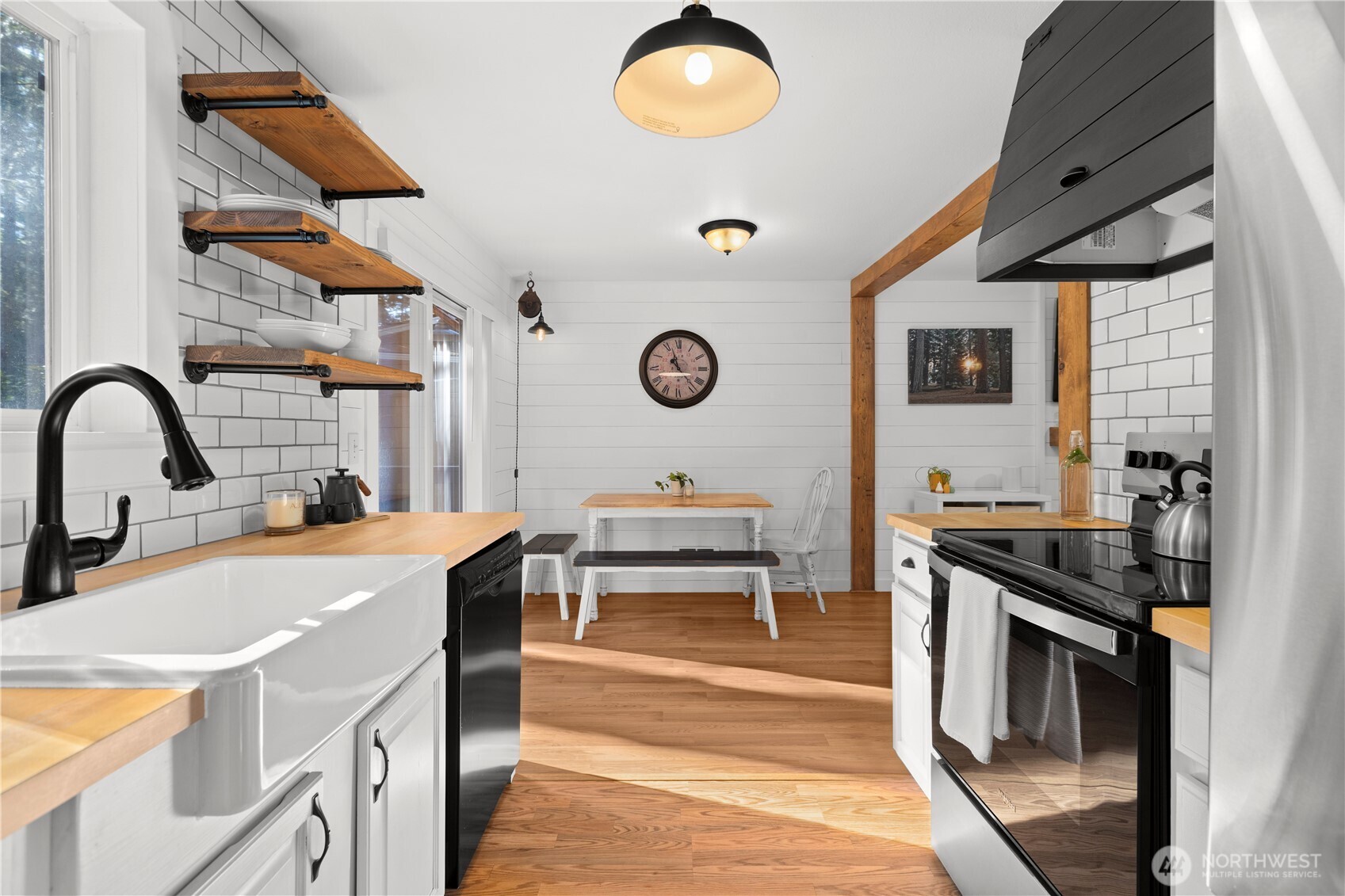 17024 427th Avenue Southeast North Bend, WA 98045 - Photo 4 of 40