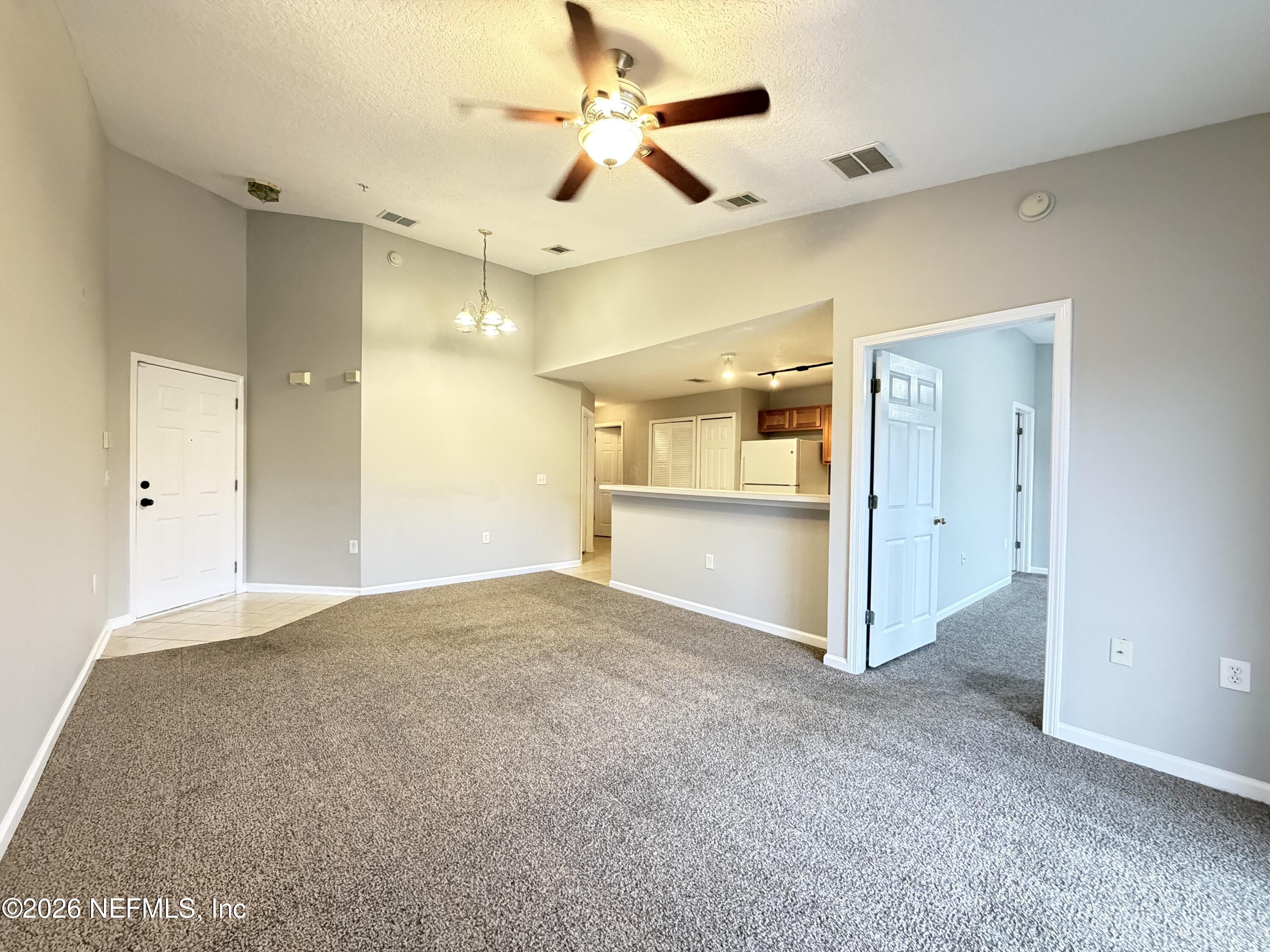 7920 Merrill Road, Unit 1811 Jacksonville, FL 32277 - Photo 4 of 11 Living area